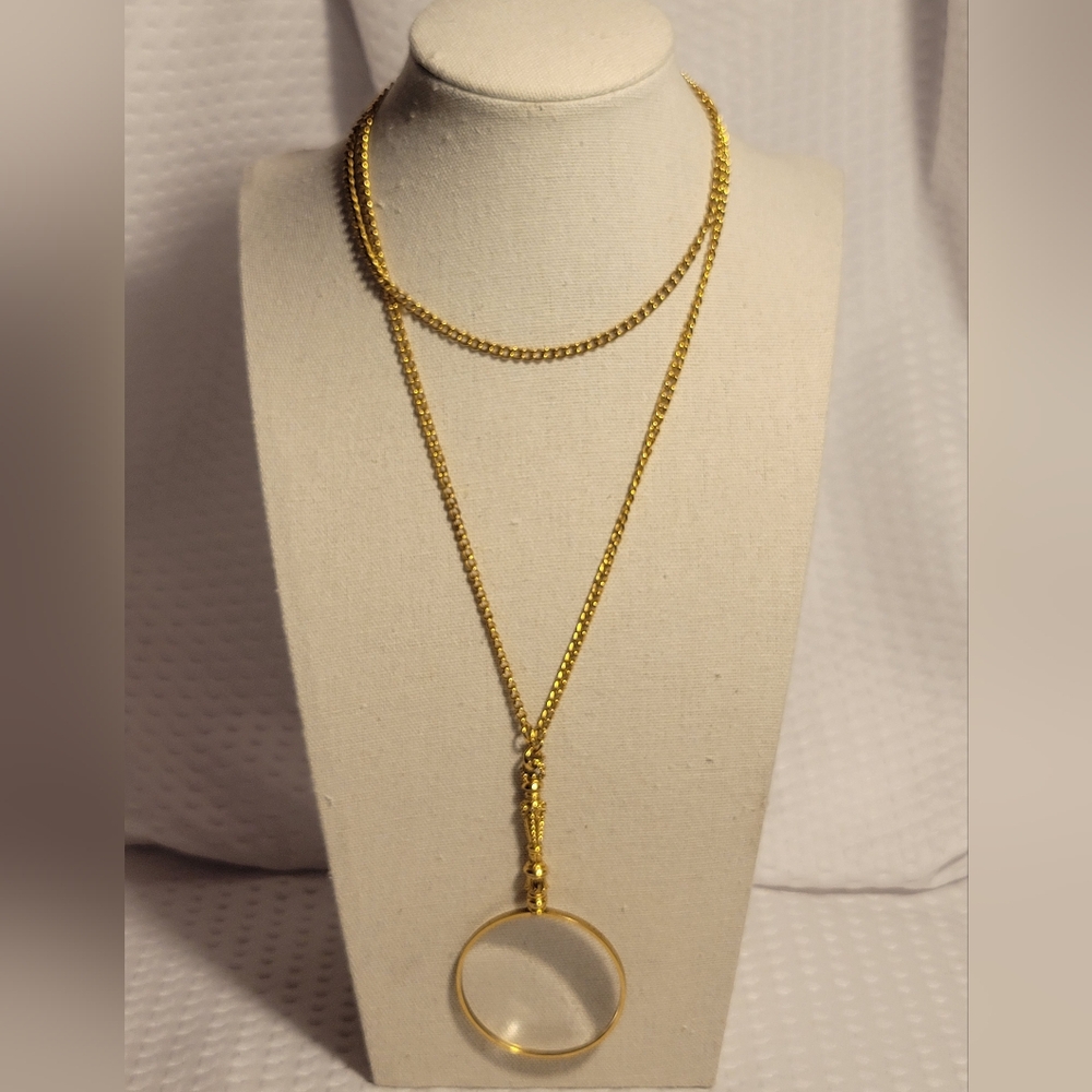 Vintage Gold Tone Magnifying Glass Pendant Necklace 30" Loop Chain